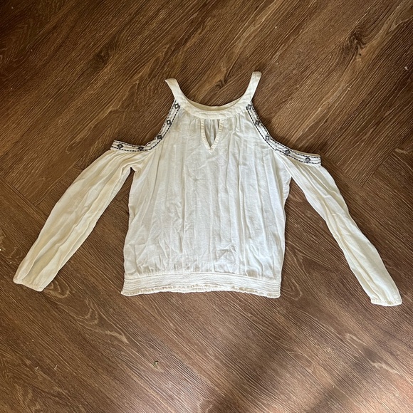 Hollister Tops - Hollister Cream Cold Shoulder Blouse